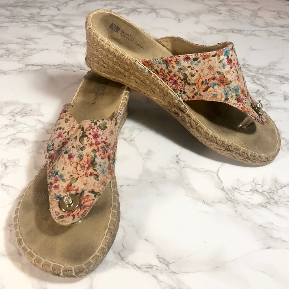 White Mountain floral flip flop wedges Sz 9